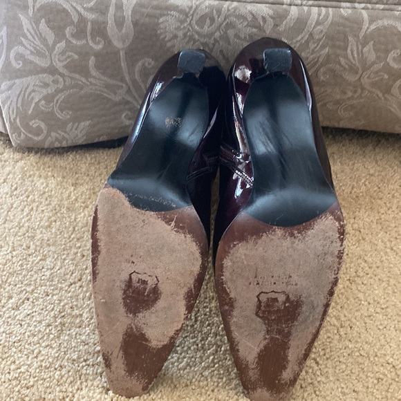 Stuart Weitzman Burgundy Patent Booties- Size 9 - Picture 4 of 6